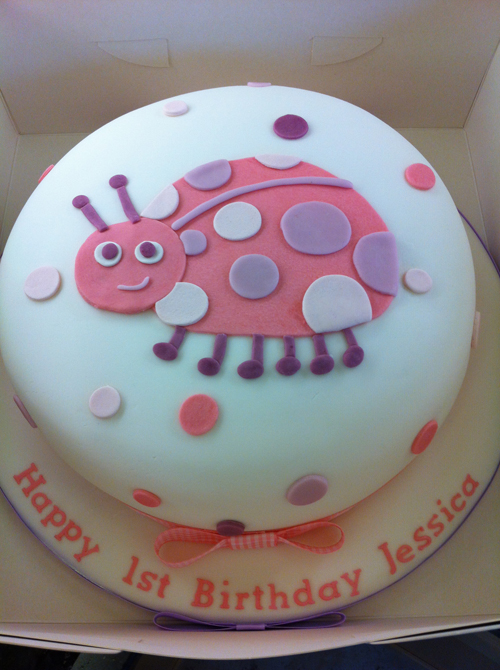 wedding cakes and birthday cakes buckinghamshire