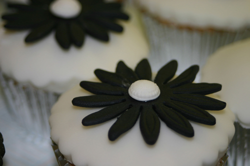 wedding cakes and birthday cakes buckinghamshire