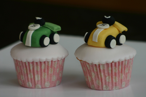 wedding cakes and birthday cakes buckinghamshire