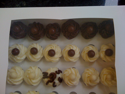 wedding cakes and birthday cakes buckinghamshire