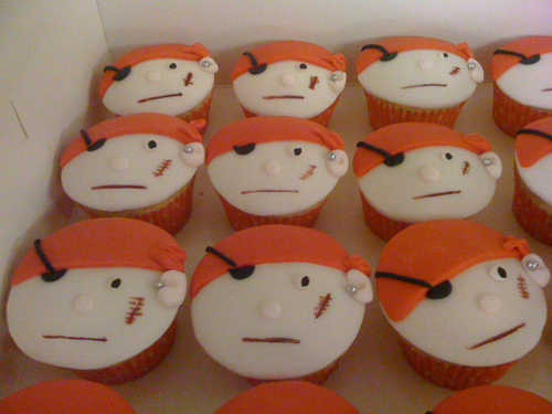 wedding cakes and birthday cakes buckinghamshire