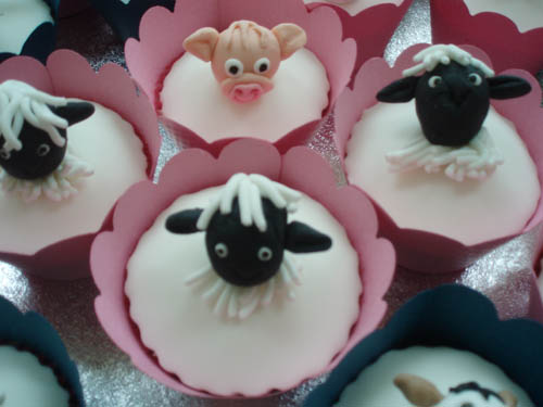 wedding cakes and birthday cakes buckinghamshire