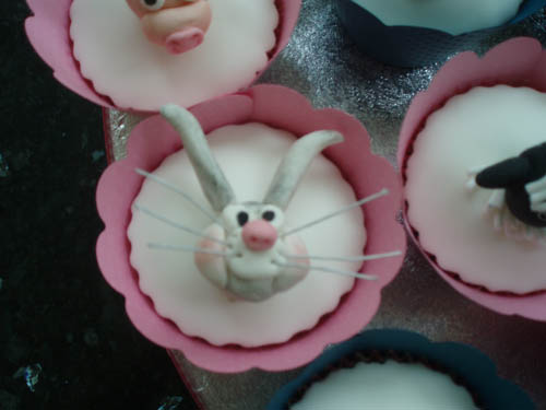 wedding cakes and birthday cakes buckinghamshire