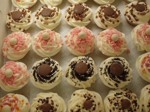 wedding cakes and birthday cakes buckinghamshire