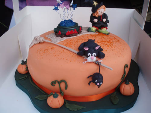 wedding cakes and birthday cakes buckinghamshire