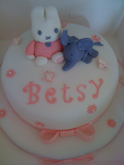 wedding cakes and birthday cakes buckinghamshire