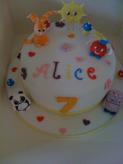 wedding cakes and birthday cakes buckinghamshire